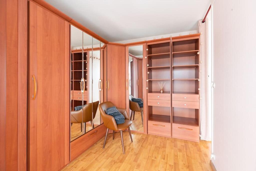 Appartement Spacieux/ Disneyland/Paris/Wifi/Bureau Champs-Sur-Marne Dış mekan fotoğraf