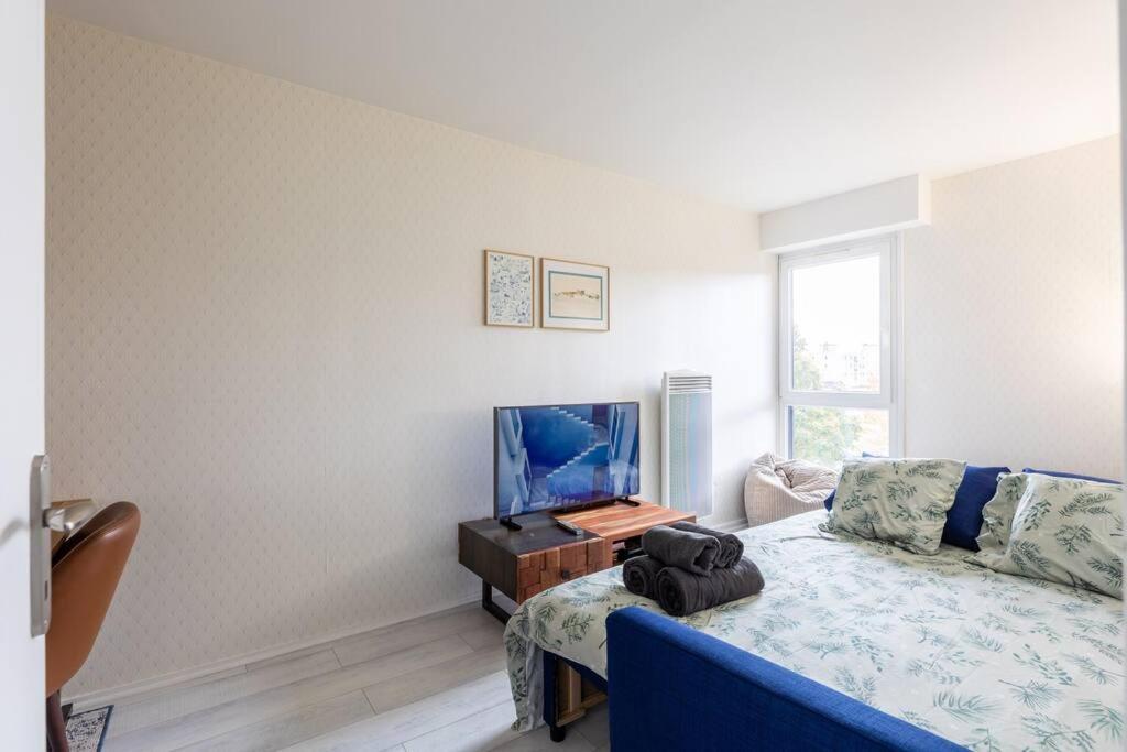Appartement Spacieux/ Disneyland/Paris/Wifi/Bureau Champs-Sur-Marne Dış mekan fotoğraf